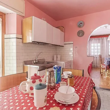 Casa Tzezerea *